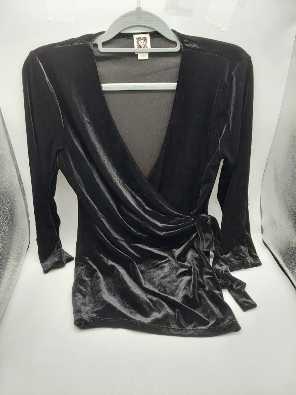 Anne Klein Ladie's Size Large Black Stretch Velvet Faux Wrap 3/4 Sleeve